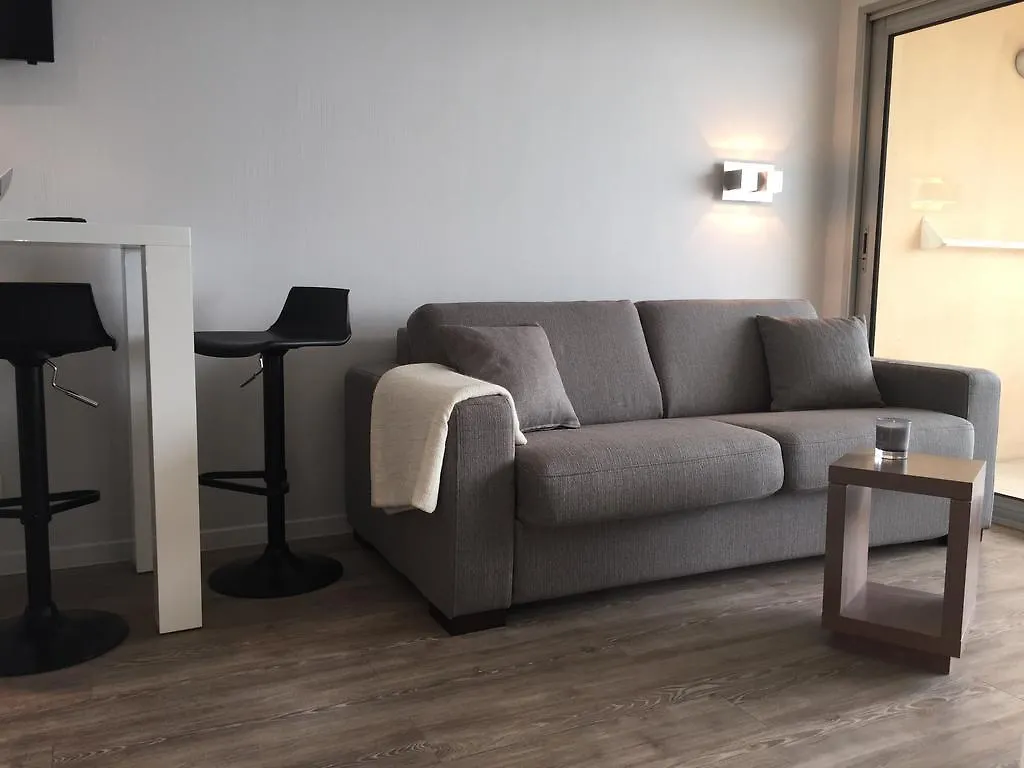 Residence Cannes 0*,  France